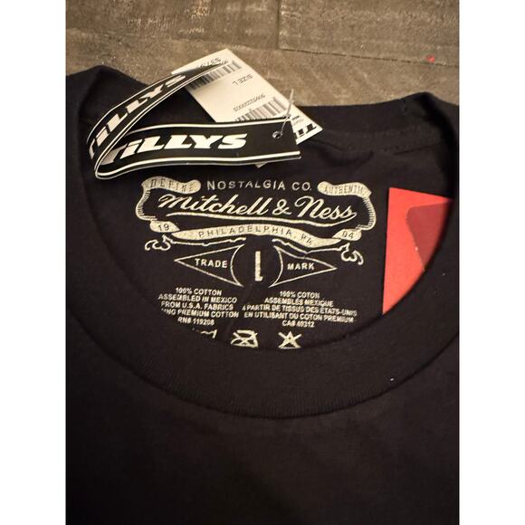 Toronto Raptors Mitchell & Ness Black Skeleton Men's T-Shirt Flaming Logo Large - Picture 3 of 6